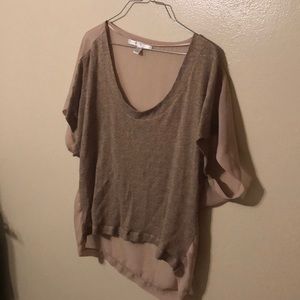 Flowy shirt with a transparent back!